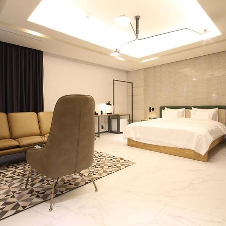 Hotel Eco Stay Чонджу Екстериор снимка
